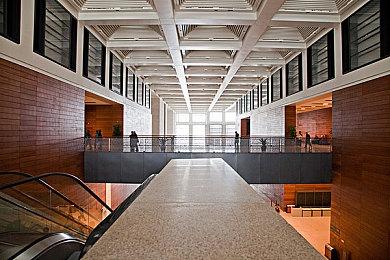 官方公布经典游戏《妙探闯通关：魔鬼剧场 重制版》